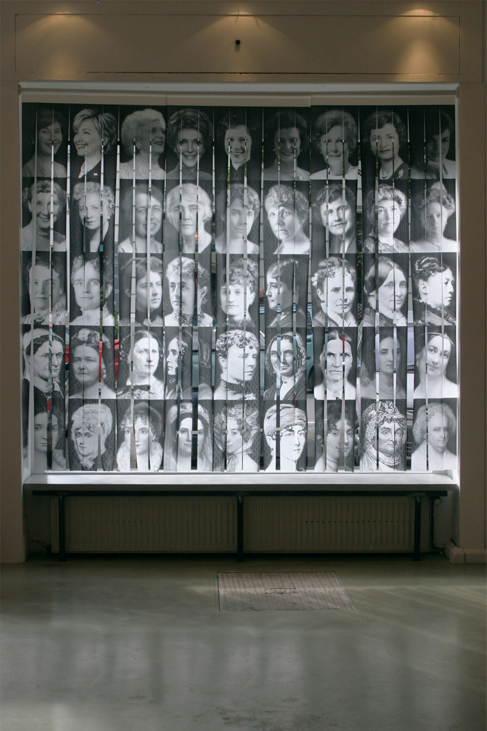 the United Ladies of Amerika (2007) PAPER CURTAIN